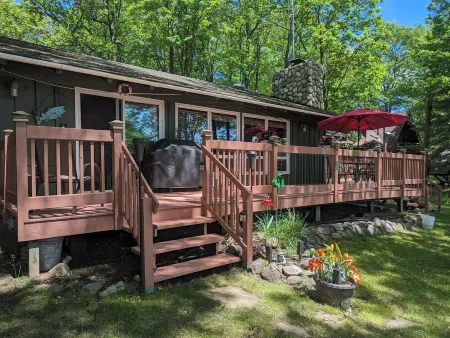 Minocqua Chain! Walk to the Bearskin Trail! Fall Dates Available!