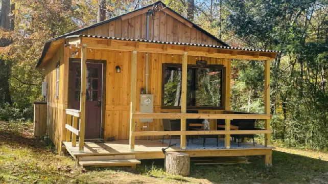 Cozy cabin in the Cherokee National Forest. Minutes from Hiwassee River.