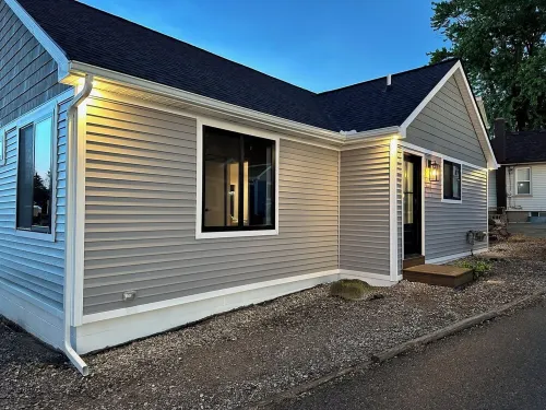 Waterfront Cottage in Lake Orion