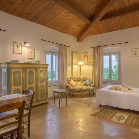 Farmhouse holidays in Umbria, the green heart of Italy, amongst art and nature