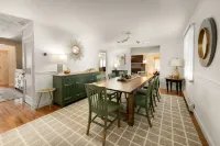 Glens Falls Boutique Stay, near skiing, Lake George, Saratoga, Pool!