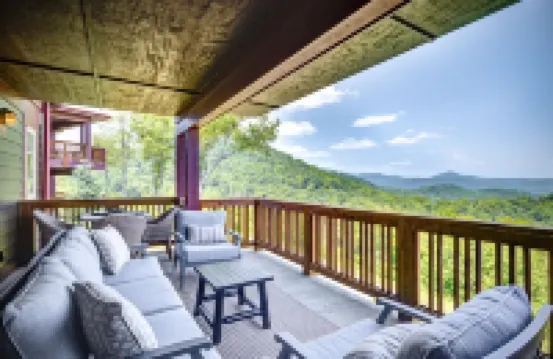 Breathtaking Views with 3 King Bedrooms! the Perfect Mountain Getaway!