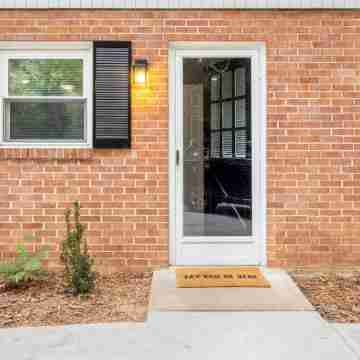 Chapel Hill Nature Retreat with Room for the Entire Family Hotel Exterior