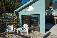 Waterfront Getaway: Kayaks, Paddle Board, Fishing!