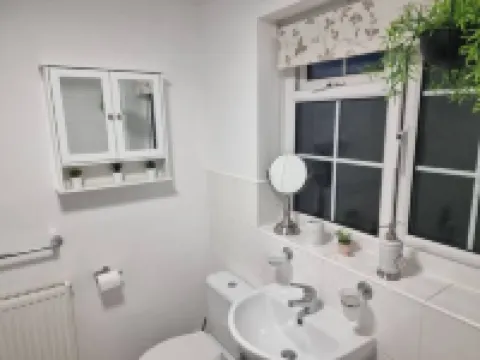 Poole, Holes Bay Harbour Nature Reserve - 'Right' next to the water :-) Sleeps 3