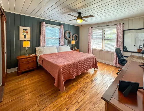 Island In This Dream: Family & Dog Friendly Home on Oak Island! Hotels in Brunswick County