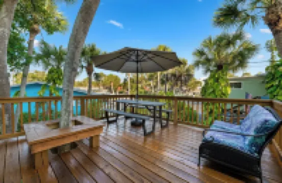 Majestic Summer Sunsets Just 50 Steps to Uncrowded Beach & 2 King Beds
