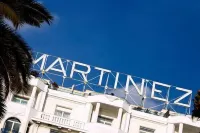 Luxurious Rottaro apartment facing the sea. Hotels in Pointe Croisette