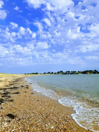 Traditional Penty 200m from Betahon beach - Equipped for telecommuting Отели рядом с достопримечательностью «Camping l'Escale»