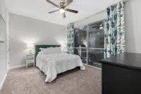 Gorgeous Waterfront w/ Golf Cart! 4 bds, 3.5 ba! Sleeps 12 - 3-Star