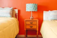 Bright Beautiful beach theme home walking distance to Lake Michigan & downtown!