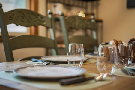 Creekside Pack Cabin with 360° Mountain Views