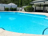 Lakefront Condo  Historic Flat Rock at Mill House Lodge Sleeps 2 Newly Renovated Hotéis em Flat Rock