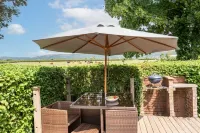 Meadow View lodge - Sleeps 4/5 with private hot tub