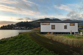 Bayfront Tiny Home - Tillamook Bay/Garibaldi