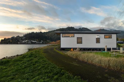 Bayfront Tiny Home - Tillamook Bay/Garibaldi