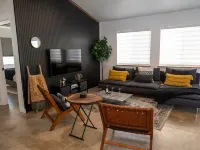 Casa Chihuahua- Modern Luxe 2b/1b home Hotels in Carson