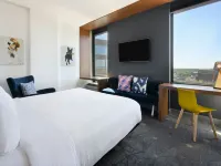 Aloft Greenville Downtown Hotels near Heritage Green