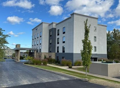 Best Western Plus Erie Inn & Suites