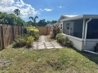 Peaceful House with fenced in backyard Hotels near Viva Le Mirage Restaurant