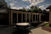 Cozy 4-bedroom house in wonderful San Antonio with WiFi, AC, and pet friendly. Hotels in Leon Valley