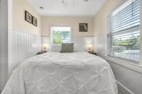 Bungalow #4 - 2 Bed/1 Bath & Pool in Islamorada
