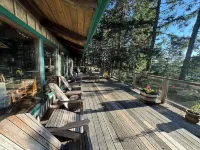 Paradise in Forest setting w/ Ocean views, hot tub, close to town & Hiking