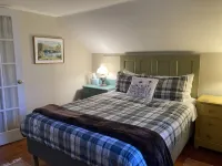 Cottage at Taughannock: State Park, Cayuga Lake, Ithaca, & Cornell Hotels in Ulysses