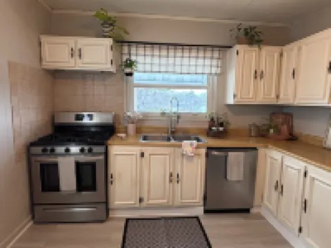 Small Quaint 2-bedroom house in Beckley with WiFi.