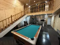 Hocking Hills Luxury Retreat at Pine Creek Villas: Live Oak Villa