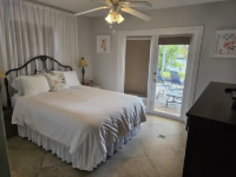 Waterfront Intercostal Family- House, walking distance to the Beach