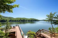 Amazing LAKE FRONT Log Cabin