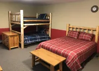 Brand New Lodge Located 10 min from Lake Michigan, 45 min from Lake Superior