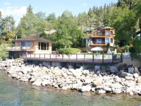 UPDATED BROCKWAY SPRINGS 3 BEDROOM, 2 BATH CONDO ON THE LAKE WITH VIEWS North Tahoe Art Center 주변 호텔