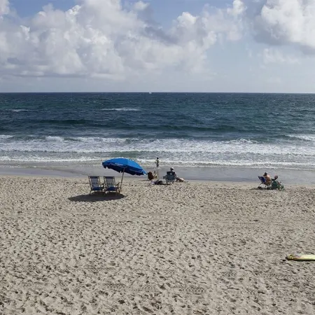 Beach, malls, dining, golf, casinos, pools and more! fun for family and friends