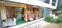 Quiet air-conditioned apartment 10 minutes' walk from the beaches and shops