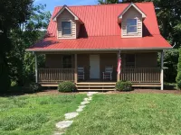 Beautiful Cabin on the Caney Fork River Hotels in Smith County