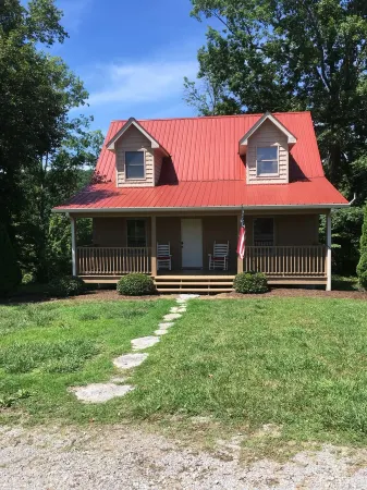 Beautiful Cabin on the Caney Fork River