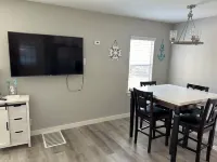 Charming Lake Livingston Home! 오나래스카 호텔