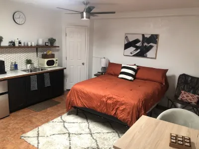 Clean Studio with Kitchenette and Fresh Patio! Hotels near NMSU Art Museum