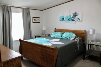 Lake it or Leave it! Lake House just one mile from  Lake Cumberland Marina