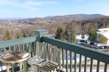 Spacious 4Br/4Bth Lodge With Ice Skating Pond, Heated Pool, 3 Min Walk To Ski