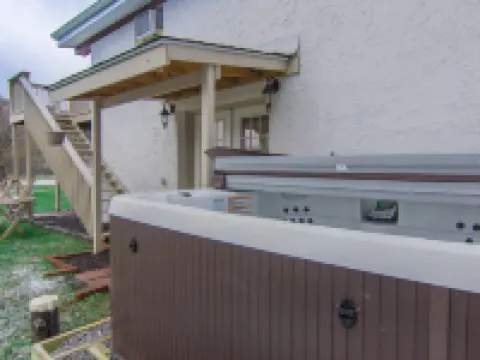 Hog Mountain Chalet • Hot Tub • Near Belleayre Hotels in Middletown