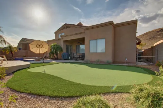 Beautiful Golf Course with Pool &  Mountain views!