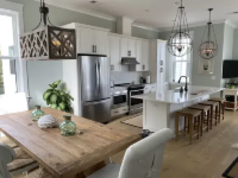 Home Near Sullivans Island, Old Village, Mt Pleasant, Beaches, 10 Min to Chs マウント・プレザントのホテル