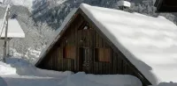Gite 8 km from the access to Alpe d'Huez large domain