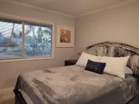 Water View Studio Near Downtown