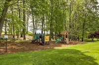 Shanty Creek. Reduced Rates This Weekend! Condo Sleeps 8. - 4-Star