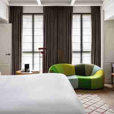 Experimental Marais Rooms