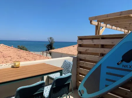 Komfortables Apartment auf Korsika - 50 Meter zum Sandstrand - Ideal für Paare! Отели в г. Лингуиццетта